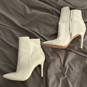 Off white Jessica Simpson stiletto ankle booties